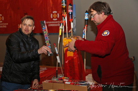 Kiwanismenn me flugeldaslu